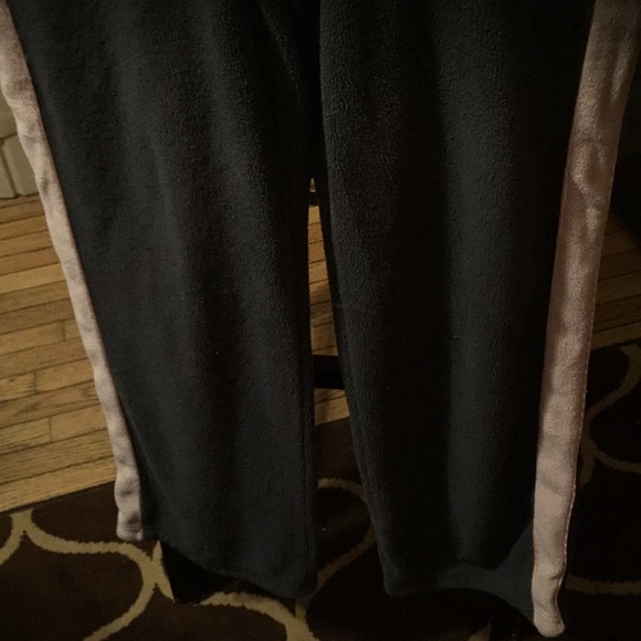 Sweatsuit - Picture 2 of 6